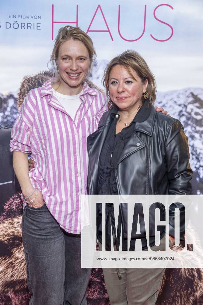 ABB FRAUWINKLER- Anna Brueggemann und Regisseurin Asli Oezge auf dem roten Teppich beim Special Screening des Kino Films Frau Winkler verlaesst das Haus im Cinema Parisl in Berlin 01.10.2026 Berlin Deutschland
