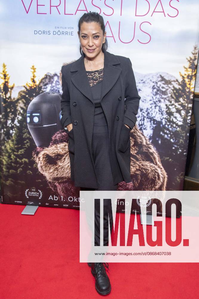ABB FRAUWINKLER- Jasmin Shakeri auf dem roten Teppich beim Special Screening des Kino Films Frau Winkler verlaesst das Haus im Cinema Parisl in Berlin 01.10.2026 Berlin Deutschland