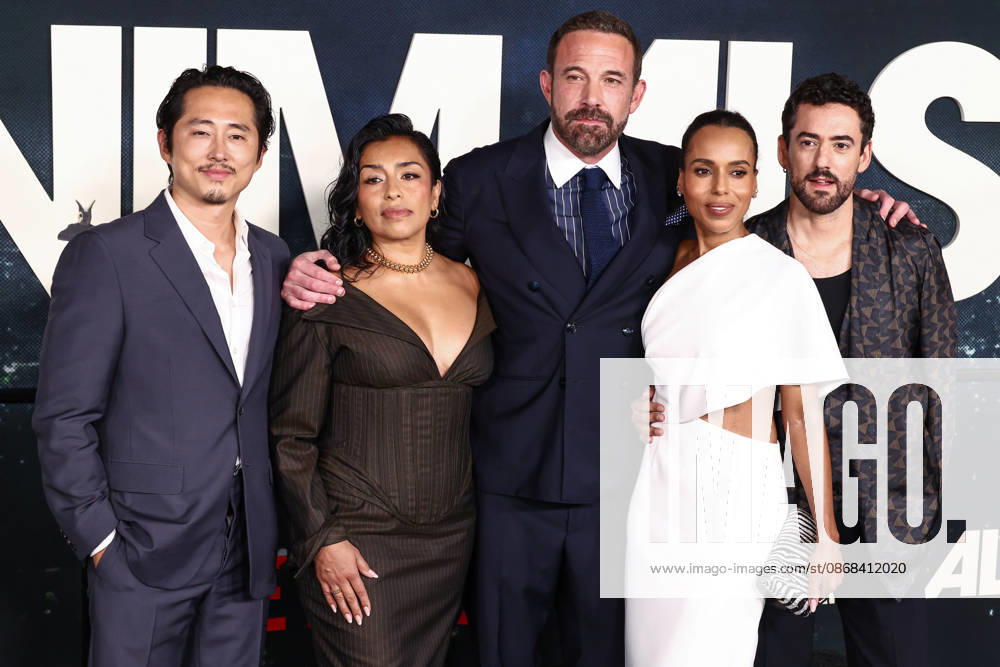 World Premiere Of Netflix s Animals WESTWOOD, LOS ANGELES, CALIFORNIA, USA - OCTOBER 01: Steven Yeun, Adriana Paz, Ben Affleck, Kerry Washington and Luis Gerardo Mendez arrive at the World Premiere Of Netflix s Animals held at Westwood Village Theater on October 1, 2026 in Westwood, Los Angeles, California, United States. Westwood Westwood Village Theater California United States