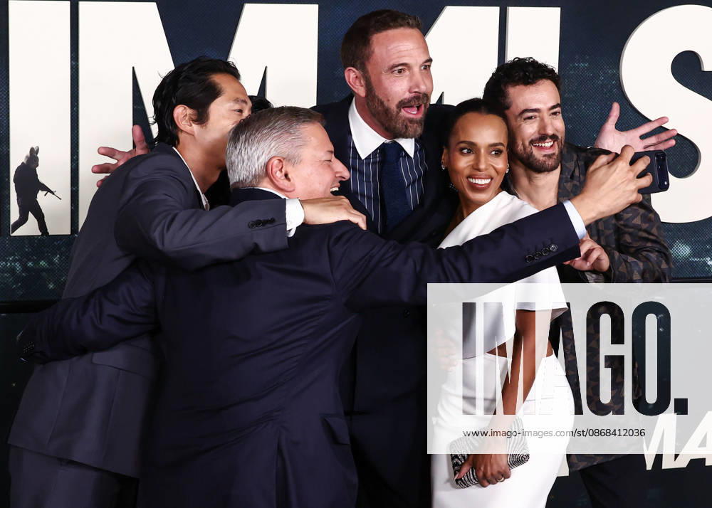 World Premiere Of Netflix s Animals WESTWOOD, LOS ANGELES, CALIFORNIA, USA - OCTOBER 01: Steven Yeun, Ted Sarandos, Ben Affleck, Kerry Washington and Luis Gerardo Mendez arrive at the World Premiere Of Netflix s Animals held at Westwood Village Theater on October 1, 2026 in Westwood, Los Angeles, California, United States. Westwood Westwood Village Theater California United States