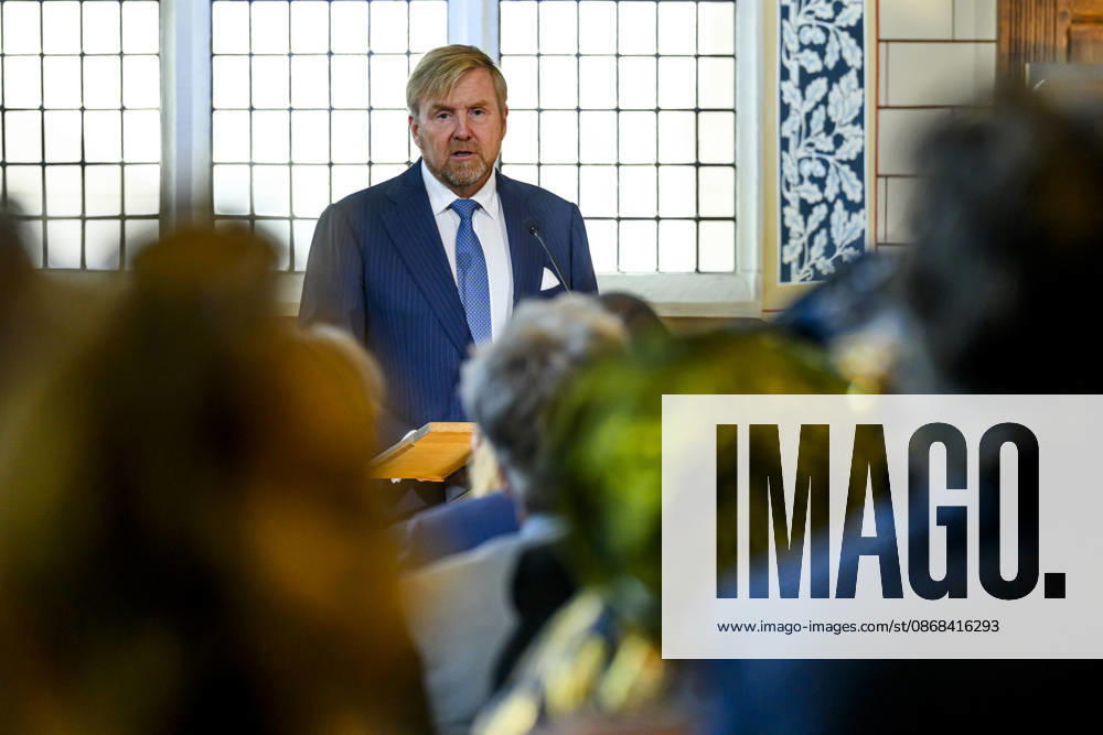 Leiden King Willem-Alexander received the findings of the independent study into the role of the House of Orange-Nassau in the Netherlands colonial history at the Academy Building of Leiden University. Â