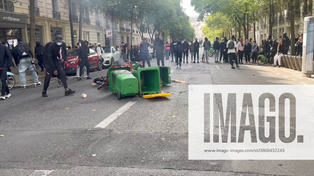 Student Protest at Place de la Nation - Paris Videograbs - Clashes between students and police as protesting students carry out blockading action near place de la Nation, in Paris, on October 2, 2026. Since late September, students have staged protests outside schools over grievances ranging from timetables, class sizes and a shortage of teachers to overheated classrooms during this year s heatwaves. The protests started in the Ile-de-France region around Paris but have now spread to other cities nationwide. Photo by CLPRESS ABACAPRESS.COM Paris France