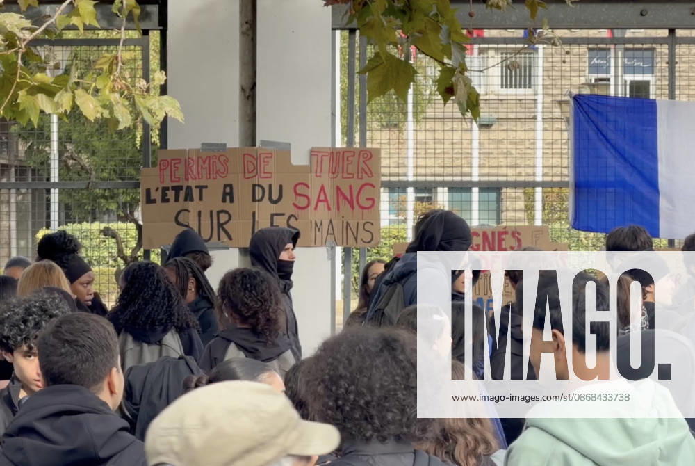 High School Blockades in France - School Buildings Facades Set on Fire Videograbs - students carry out blockading actions in Paris,France, on October 2, 2026. Since late September, students have staged protests outside schools over grievances ranging from timetables, class sizes and a shortage of teachers to overheated classrooms during this year s heatwaves. The protests started in the Ile-de-France region around Paris but have now spread to other cities nationwide. Photo by CLPRESS ABACAPRESS.COM France