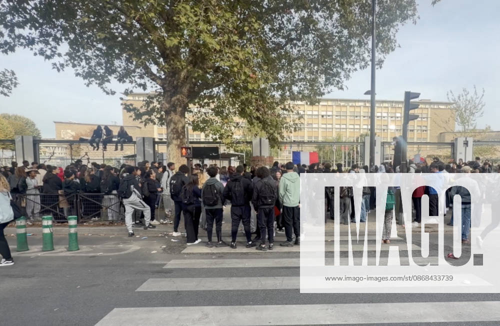 High School Blockades in France - School Buildings Facades Set on Fire Videograbs - students carry out blockading actions in Paris,France, on October 2, 2026. Since late September, students have staged protests outside schools over grievances ranging from timetables, class sizes and a shortage of teachers to overheated classrooms during this year s heatwaves. The protests started in the Ile-de-France region around Paris but have now spread to other cities nationwide. Photo by CLPRESS ABACAPRESS.COM France