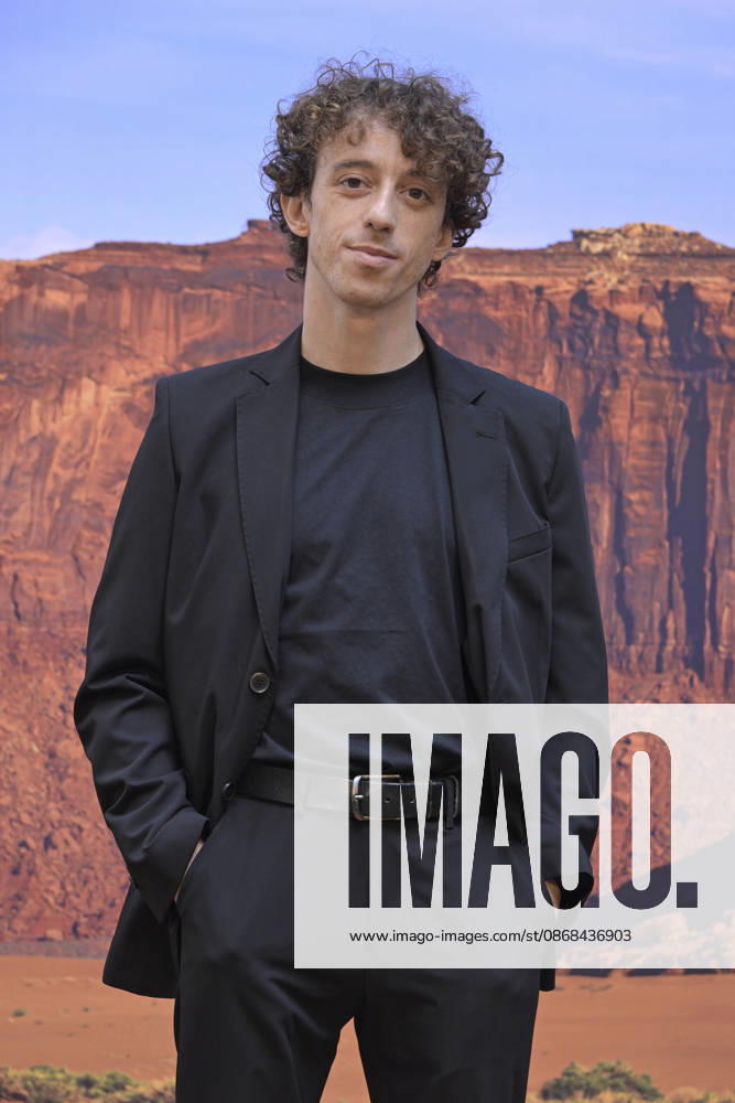 Foto Mario Romano IPP Milano 02 10 2026 Photocall della serie Tv: -Nord Sud Ovest Est. La leggendaria storia degli 883- Seconda stagione nella foto Riccardo Armiento Italy Photo Press - World Copyright Photocall della serie Tv: -Nord