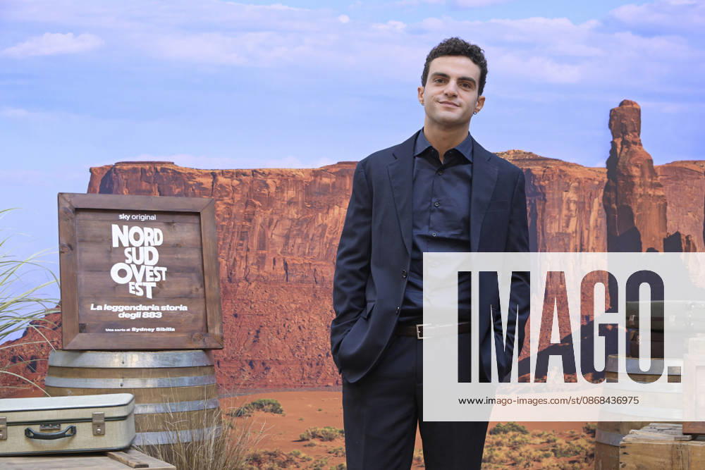 Foto Mario Romano IPP Milano 02 10 2026 Photocall della serie Tv: -Nord Sud Ovest Est. La leggendaria storia degli 883- Seconda stagione nella foto Davide Calgaro Italy Photo Press - World Copyright Photocall della serie Tv: -Nord