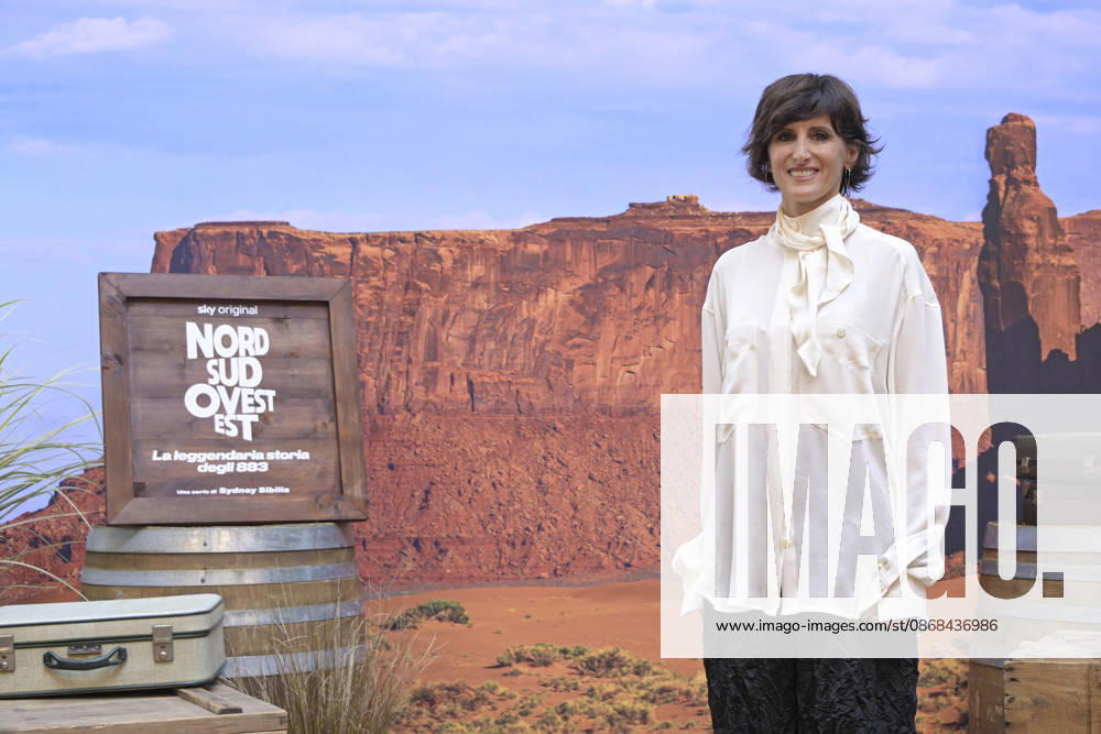 Foto Mario Romano IPP Milano 02 10 2026 Photocall della serie Tv: -Nord Sud Ovest Est. La leggendaria storia degli 883- Seconda stagione nella foto Alice Filippi Italy Photo Press - World Copyright Photocall della serie Tv: -Nord