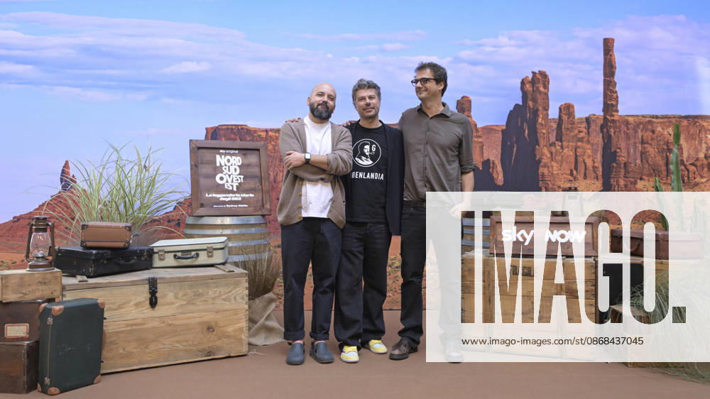 Foto Mario Romano IPP Milano 02 10 2026 Photocall della serie Tv: -Nord Sud Ovest Est. La leggendaria storia degli 883- Seconda stagione nella foto Sidney Sibilia e Marco Pettenello Italy Photo Press - World Copyright Photocall della serie Tv: -Nord