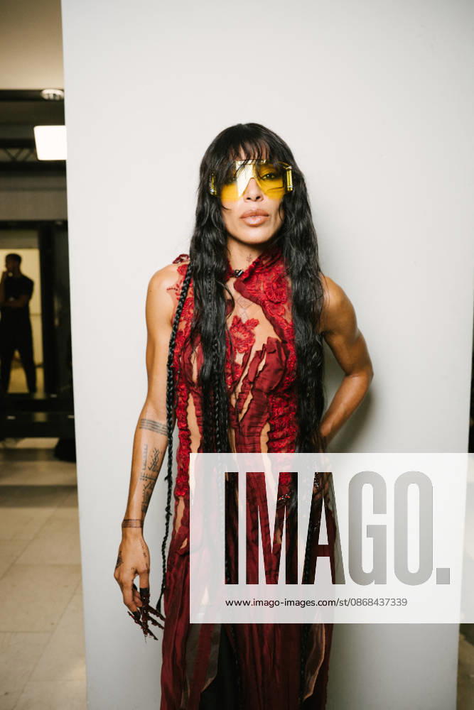 Loreen in the front row at the Ottolinger Spring Summer 2027 Women’s Ready-to-Wear Collection fashion show during Paris Fashion Week (PFW) in Paris, France, on October 2, 2026 Sam Delpech Bestimage Loreen at the Ottolinger show during Paris Fashion Week (PFW) in Paris, France, on October 2, 2026 Paris, France
