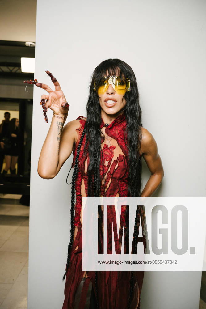 Loreen in the front row at the Ottolinger Spring Summer 2027 Women’s Ready-to-Wear Collection fashion show during Paris Fashion Week (PFW) in Paris, France, on October 2, 2026 Sam Delpech Bestimage Loreen at the Ottolinger show during Paris Fashion Week (PFW) in Paris, France, on October 2, 2026 Paris, France