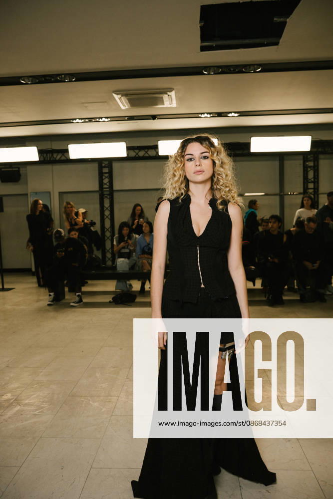 Adele Castillon in the front row at the Ottolinger Spring Summer 2027 Women’s Ready-to-Wear show during Paris Fashion Week (PFW) in Paris, France, on October 2, 2026 Sam Delpech Bestimage Adele Castillon at the Ottolinger show during Paris Fashion Week (PFW) in Paris, France, on October 2, 2026 Paris, France