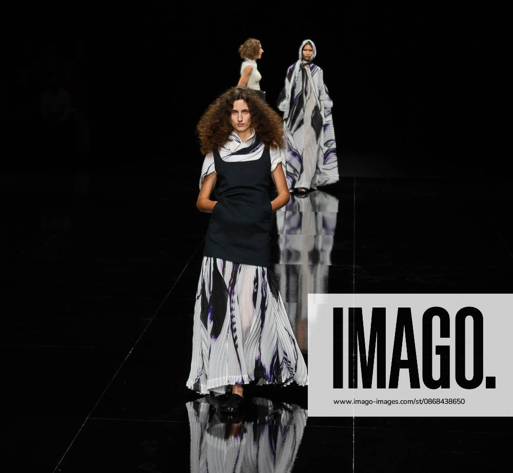 Paris Fashion Week Women s Wear SPRING SUMMER 2027 Collection ISSEY MIYAKE October 2, 2026 Sylvie Lefort Photography MAXPPP 02 10 2026 @Sylvie Lefort Photography MAXPPP October 1, 2026 Models showcase designs from the ISSEY MIYAKE Women’s Spring Summer 2027 collection during Paris Fashion Week in Paris, France, October 2, 2026. The presentation of the women’s collections ran from September 28 to October 6, 26.