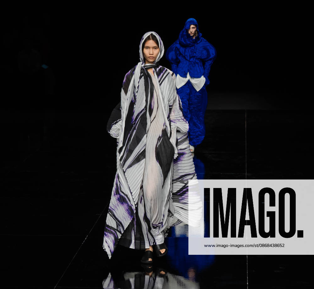 Paris Fashion Week Women s Wear SPRING SUMMER 2027 Collection ISSEY MIYAKE October 2, 2026 Sylvie Lefort Photography MAXPPP 02 10 2026 @Sylvie Lefort Photography MAXPPP October 1, 2026 Models showcase designs from the ISSEY MIYAKE Women’s Spring Summer 2027 collection during Paris Fashion Week in Paris, France, October 2, 2026. The presentation of the women’s collections ran from September 28 to October 6, 26.