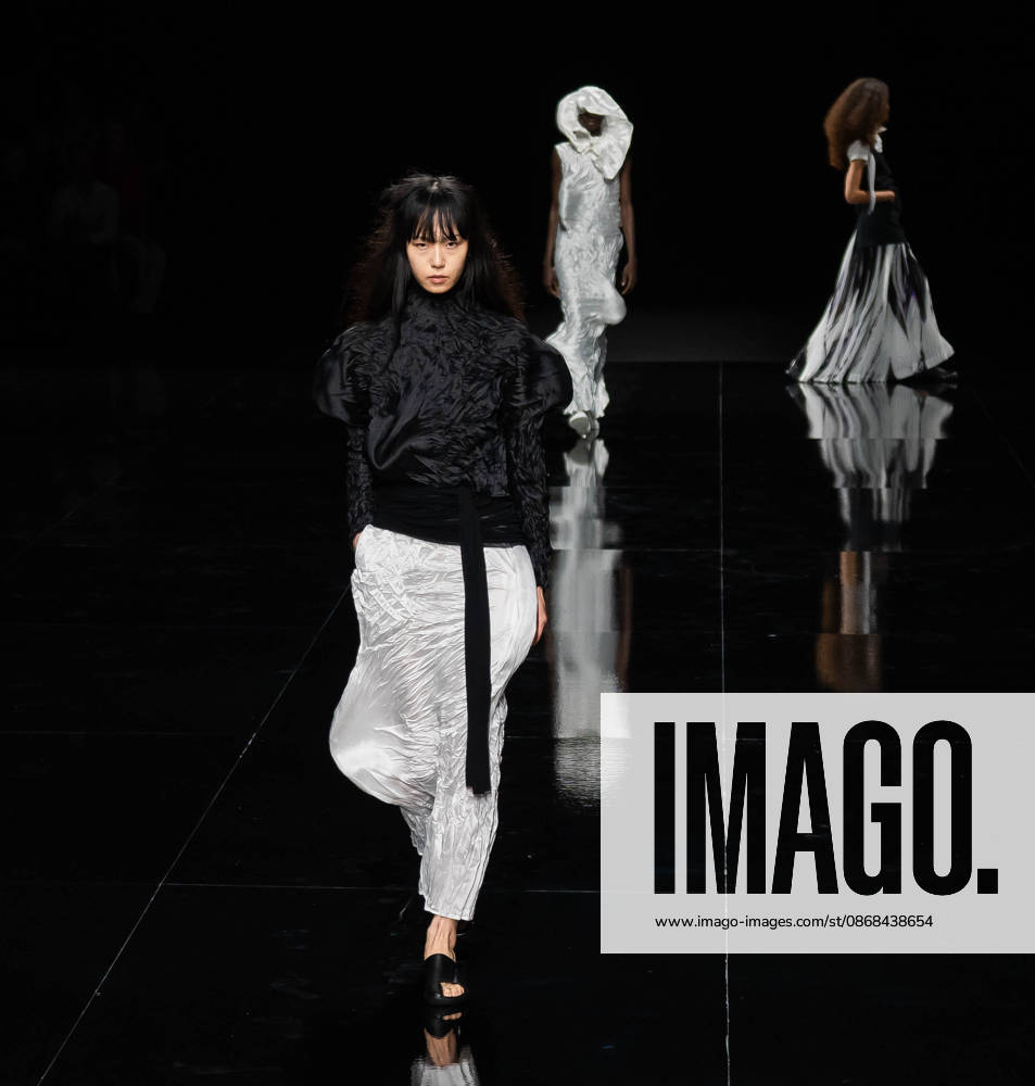 Paris Fashion Week Women s Wear SPRING SUMMER 2027 Collection ISSEY MIYAKE October 2, 2026 Sylvie Lefort Photography MAXPPP 02 10 2026 @Sylvie Lefort Photography MAXPPP October 1, 2026 Models showcase designs from the ISSEY MIYAKE Women’s Spring Summer 2027 collection during Paris Fashion Week in Paris, France, October 2, 2026. The presentation of the women’s collections ran from September 28 to October 6, 26.