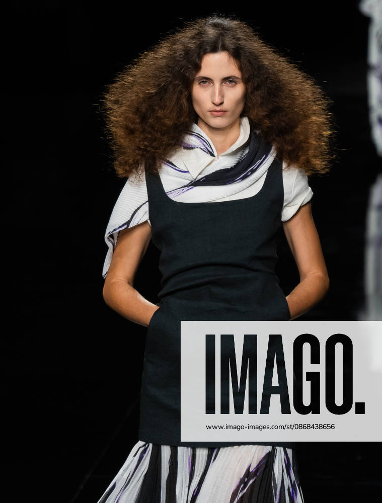 Paris Fashion Week Women s Wear SPRING SUMMER 2027 Collection ISSEY MIYAKE October 2, 2026 Sylvie Lefort Photography MAXPPP 02 10 2026 @Sylvie Lefort Photography MAXPPP October 1, 2026 Models showcase designs from the ISSEY MIYAKE Women’s Spring Summer 2027 collection during Paris Fashion Week in Paris, France, October 2, 2026. The presentation of the women’s collections ran from September 28 to October 6, 26.