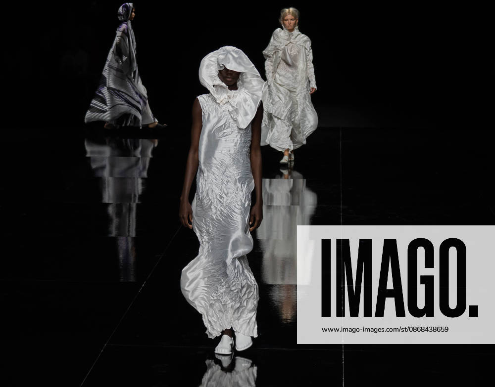 Paris Fashion Week Women s Wear SPRING SUMMER 2027 Collection ISSEY MIYAKE October 2, 2026 Sylvie Lefort Photography MAXPPP 02 10 2026 @Sylvie Lefort Photography MAXPPP October 1, 2026 Models showcase designs from the ISSEY MIYAKE Women’s Spring Summer 2027 collection during Paris Fashion Week in Paris, France, October 2, 2026. The presentation of the women’s collections ran from September 28 to October 6, 26.