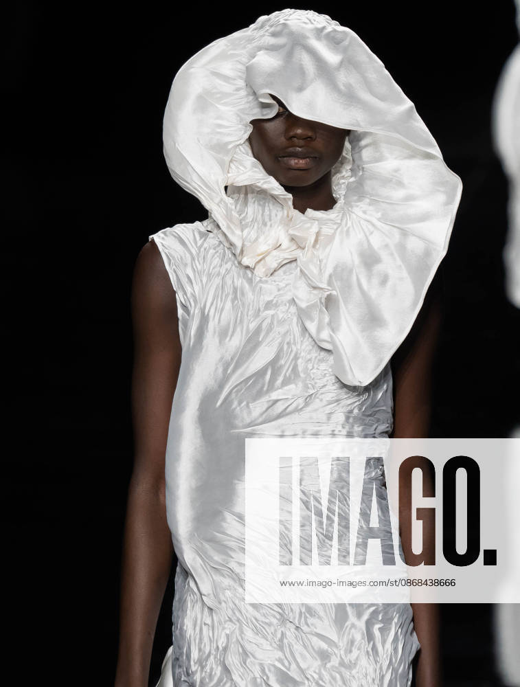 Paris Fashion Week Women s Wear SPRING SUMMER 2027 Collection ISSEY MIYAKE October 2, 2026 Sylvie Lefort Photography MAXPPP 02 10 2026 @Sylvie Lefort Photography MAXPPP October 1, 2026 Models showcase designs from the ISSEY MIYAKE Women’s Spring Summer 2027 collection during Paris Fashion Week in Paris, France, October 2, 2026. The presentation of the women’s collections ran from September 28 to October 6, 26.