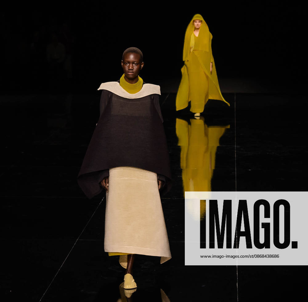 Paris Fashion Week Women s Wear SPRING SUMMER 2027 Collection ISSEY MIYAKE October 2, 2026 Sylvie Lefort Photography MAXPPP 02 10 2026 @Sylvie Lefort Photography MAXPPP October 1, 2026 Models showcase designs from the ISSEY MIYAKE Women’s Spring Summer 2027 collection during Paris Fashion Week in Paris, France, October 2, 2026. The presentation of the women’s collections ran from September 28 to October 6, 26.