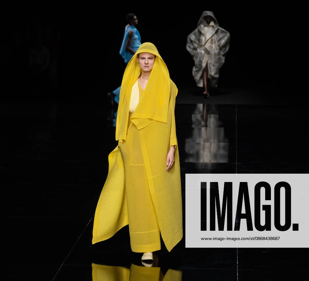 Paris Fashion Week Women s Wear SPRING SUMMER 2027 Collection ISSEY MIYAKE October 2, 2026 Sylvie Lefort Photography MAXPPP 02 10 2026 @Sylvie Lefort Photography MAXPPP October 1, 2026 Models showcase designs from the ISSEY MIYAKE Women’s Spring Summer 2027 collection during Paris Fashion Week in Paris, France, October 2, 2026. The presentation of the women’s collections ran from September 28 to October 6, 26.