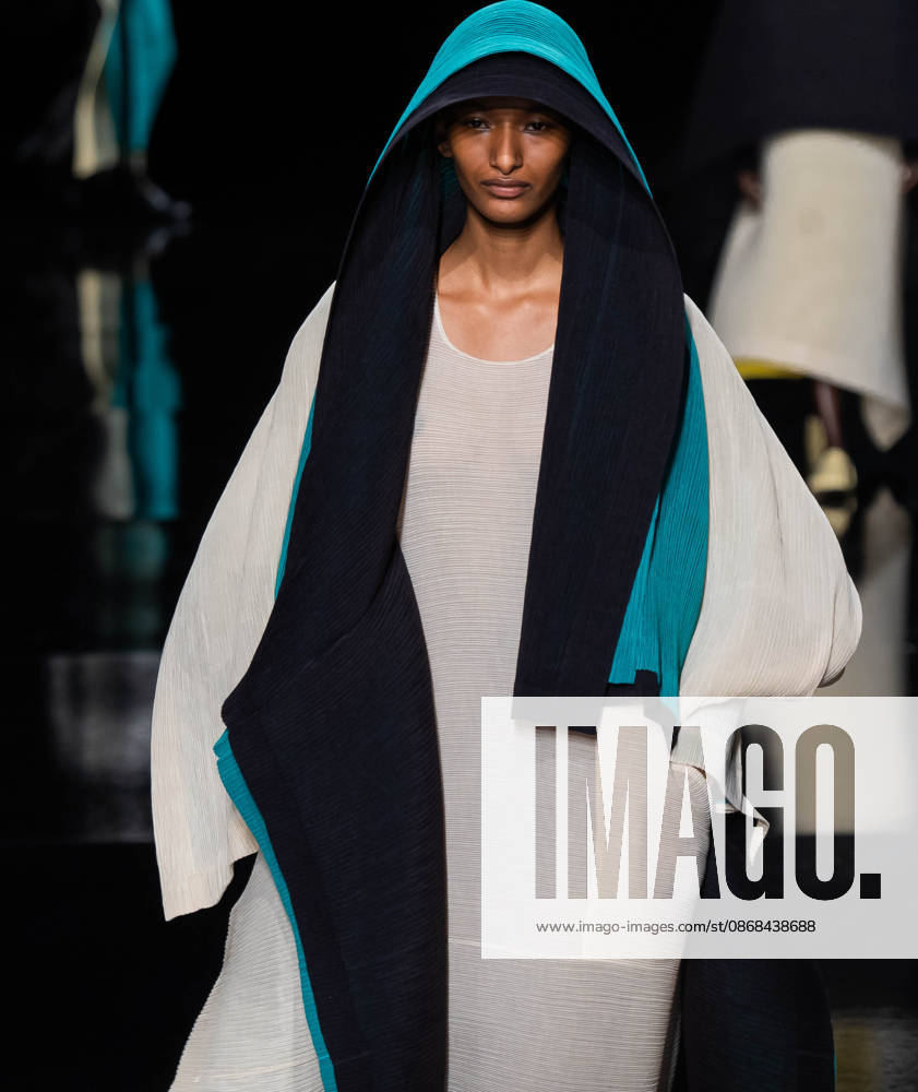 Paris Fashion Week Women s Wear SPRING SUMMER 2027 Collection ISSEY MIYAKE October 2, 2026 Sylvie Lefort Photography MAXPPP 02 10 2026 @Sylvie Lefort Photography MAXPPP October 1, 2026 Models showcase designs from the ISSEY MIYAKE Women’s Spring Summer 2027 collection during Paris Fashion Week in Paris, France, October 2, 2026. The presentation of the women’s collections ran from September 28 to October 6, 26.