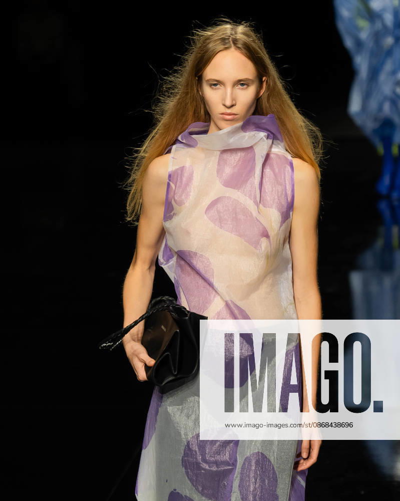 Paris Fashion Week Women s Wear SPRING SUMMER 2027 Collection ISSEY MIYAKE October 2, 2026 Sylvie Lefort Photography MAXPPP 02 10 2026 @Sylvie Lefort Photography MAXPPP October 1, 2026 Models showcase designs from the ISSEY MIYAKE Women’s Spring Summer 2027 collection during Paris Fashion Week in Paris, France, October 2, 2026. The presentation of the women’s collections ran from September 28 to October 6, 26.