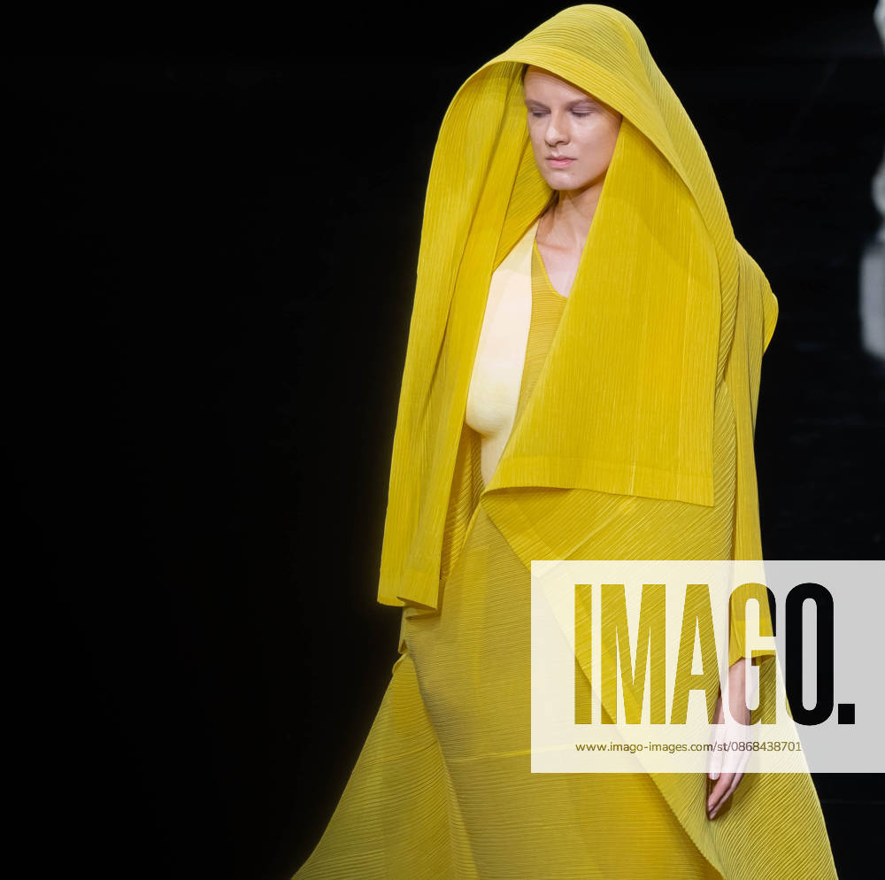 Paris Fashion Week Women s Wear SPRING SUMMER 2027 Collection ISSEY MIYAKE October 2, 2026 Sylvie Lefort Photography MAXPPP 02 10 2026 @Sylvie Lefort Photography MAXPPP October 1, 2026 Models showcase designs from the ISSEY MIYAKE Women’s Spring Summer 2027 collection during Paris Fashion Week in Paris, France, October 2, 2026. The presentation of the women’s collections ran from September 28 to October 6, 26.
