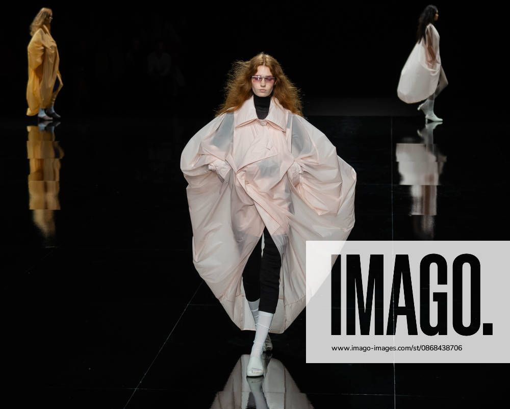 Paris Fashion Week Women s Wear SPRING SUMMER 2027 Collection ISSEY MIYAKE October 2, 2026 Sylvie Lefort Photography MAXPPP 02 10 2026 @Sylvie Lefort Photography MAXPPP October 1, 2026 Models showcase designs from the ISSEY MIYAKE Women’s Spring Summer 2027 collection during Paris Fashion Week in Paris, France, October 2, 2026. The presentation of the women’s collections ran from September 28 to October 6, 26.