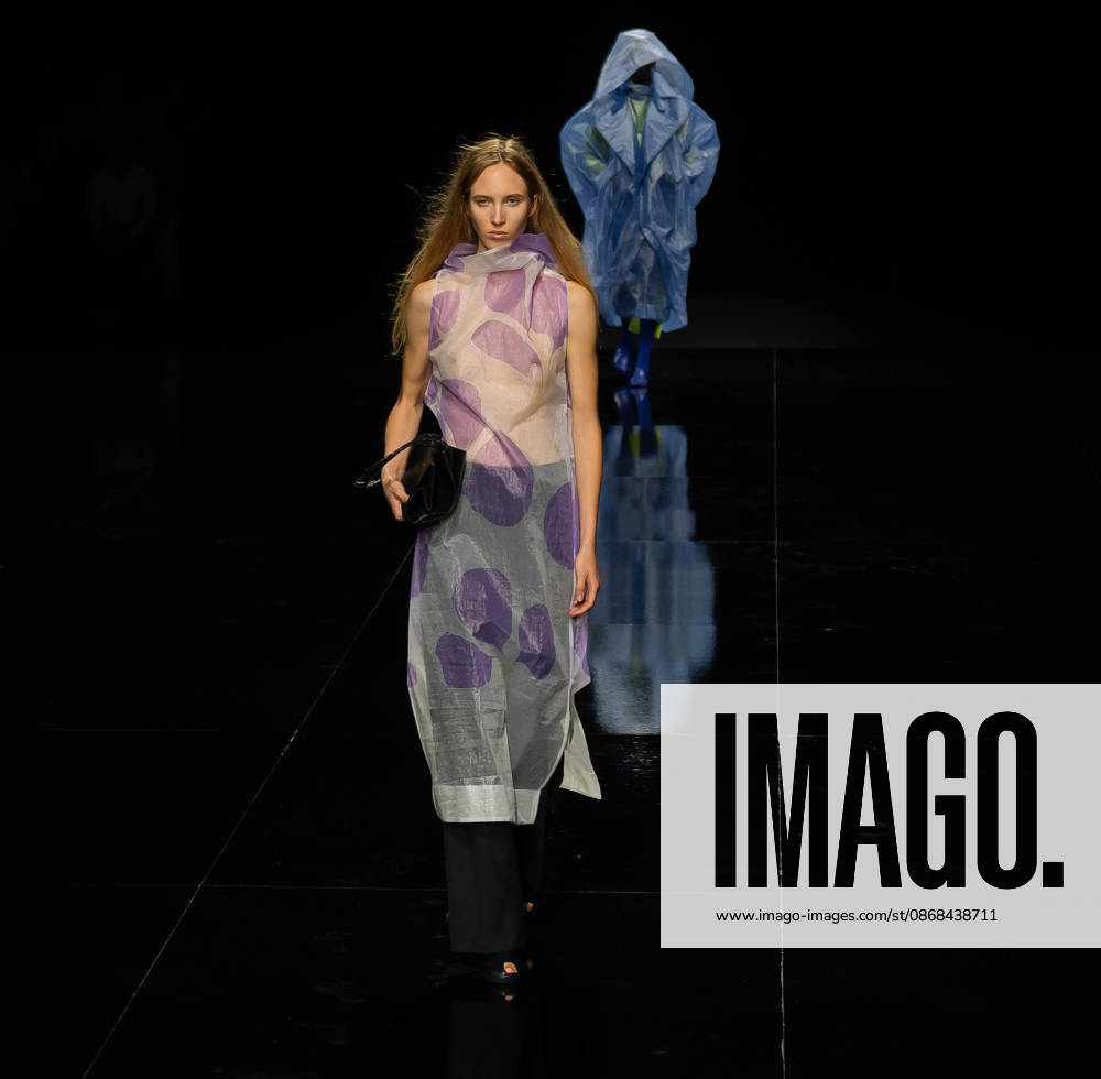 Paris Fashion Week Women s Wear SPRING SUMMER 2027 Collection ISSEY MIYAKE October 2, 2026 Sylvie Lefort Photography MAXPPP 02 10 2026 @Sylvie Lefort Photography MAXPPP October 1, 2026 Models showcase designs from the ISSEY MIYAKE Women’s Spring Summer 2027 collection during Paris Fashion Week in Paris, France, October 2, 2026. The presentation of the women’s collections ran from September 28 to October 6, 26.