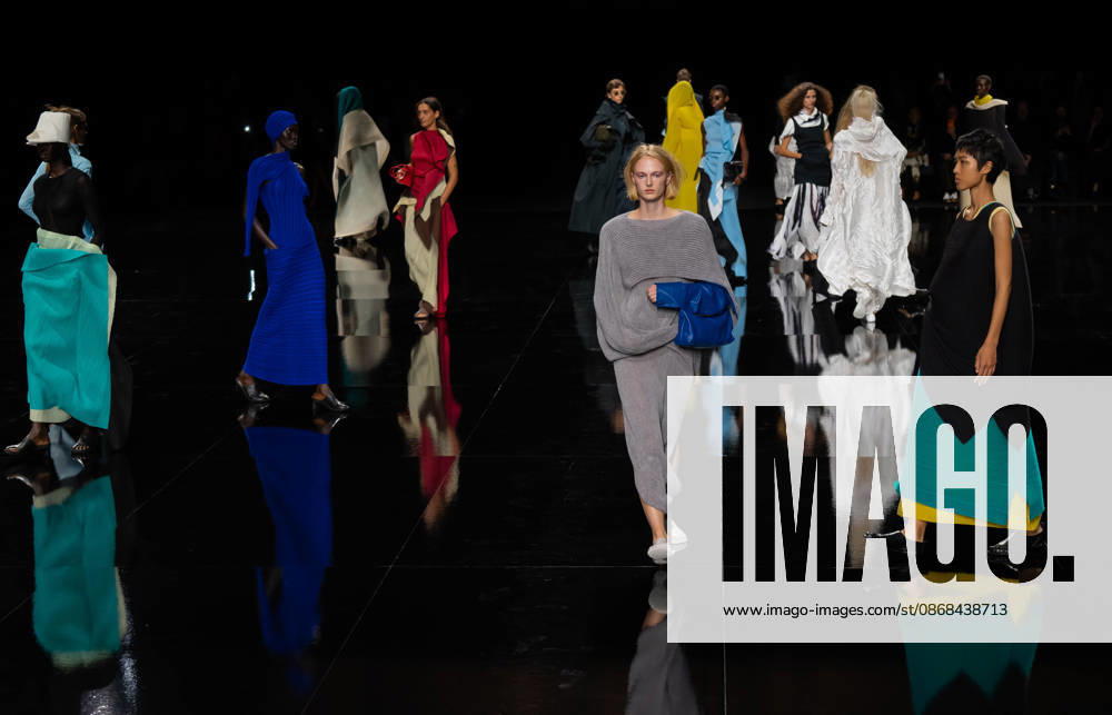 Paris Fashion Week Women s Wear SPRING SUMMER 2027 Collection ISSEY MIYAKE October 2, 2026 Sylvie Lefort Photography MAXPPP 02 10 2026 @Sylvie Lefort Photography MAXPPP October 1, 2026 Models showcase designs from the ISSEY MIYAKE Women’s Spring Summer 2027 collection during Paris Fashion Week in Paris, France, October 2, 2026. The presentation of the women’s collections ran from September 28 to October 6, 26.
