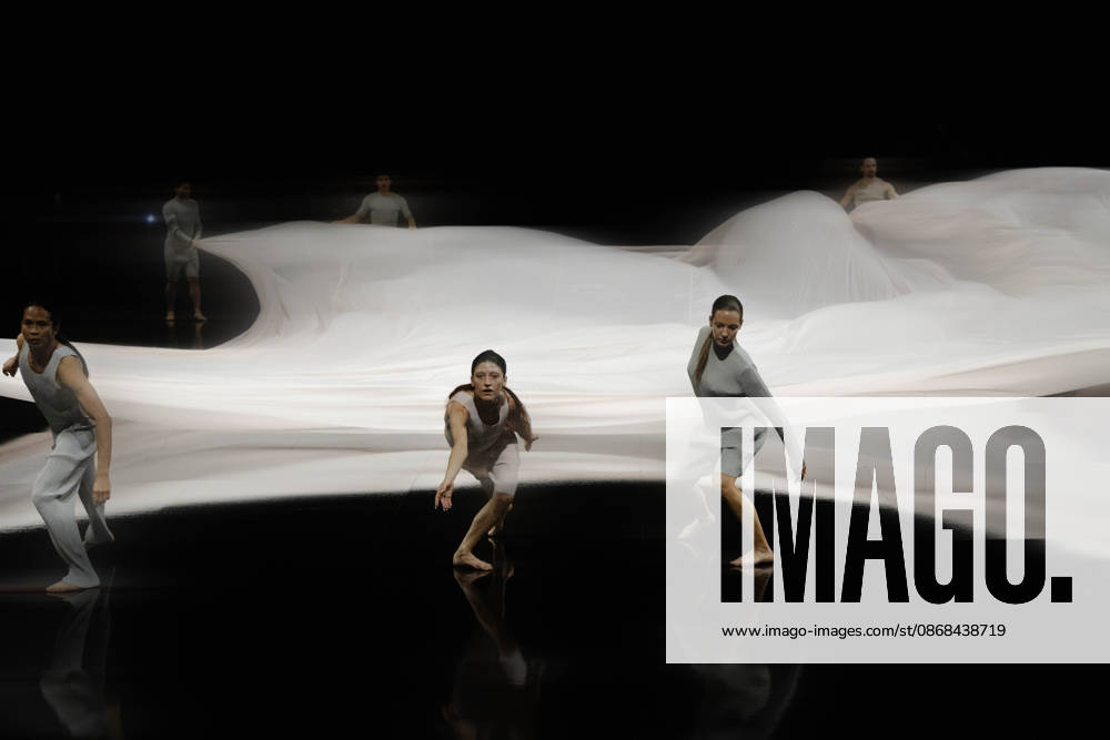 Paris Fashion Week Women s Wear SPRING SUMMER 2027 Collection ISSEY MIYAKE October 2, 2026 Sylvie Lefort Photography MAXPPP 02 10 2026 @Sylvie Lefort Photography MAXPPP October 1, 2026 Models showcase designs from the ISSEY MIYAKE Women’s Spring Summer 2027 collection during Paris Fashion Week in Paris, France, October 2, 2026. The presentation of the women’s collections ran from September 28 to October 6, 26.