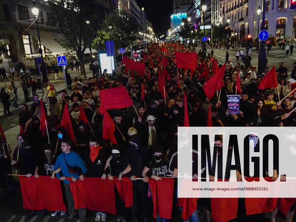 MADRID, SPAIN - October 02: Hundreds of people who remain camped in Puerta del Sol went out to march through the main streets of Madrid, passing through Calle AlcaloÂ¡, Plaza de Cibeles and Plaza de Neptuno, and returned to the encampment in Puerta del Sol shouting The fight goes on, whatever it takes Madrid Spain - ZUMAh199 20261002_zip_h199_011