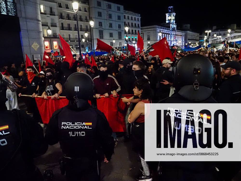 MADRID, SPAIN - October 02: Hundreds of people who remain camped in Puerta del Sol went out to march through the main streets of Madrid, passing through Calle Alcalo¡, Plaza de Cibeles and Plaza de Neptuno, and returned to the encampment in Puerta del Sol shouting The fight goes on, whatever it takes Madrid Spain - ZUMAh199 20261002_zip_h199_023