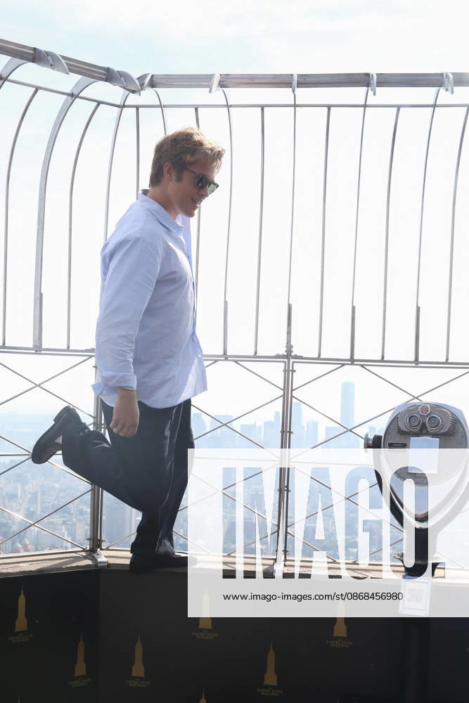 Actor SAM BRAUN visited The Empire State Bui New York USA - ZUMAh16_ 20261002_zaf_h16_029