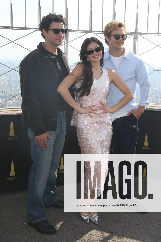 Actors, KYLE CLARK MIKU MARTINEAU and SAM BRAUN visited The Empire State Building New York USA - ZUMAh16_ 20261002_zaf_h16_022