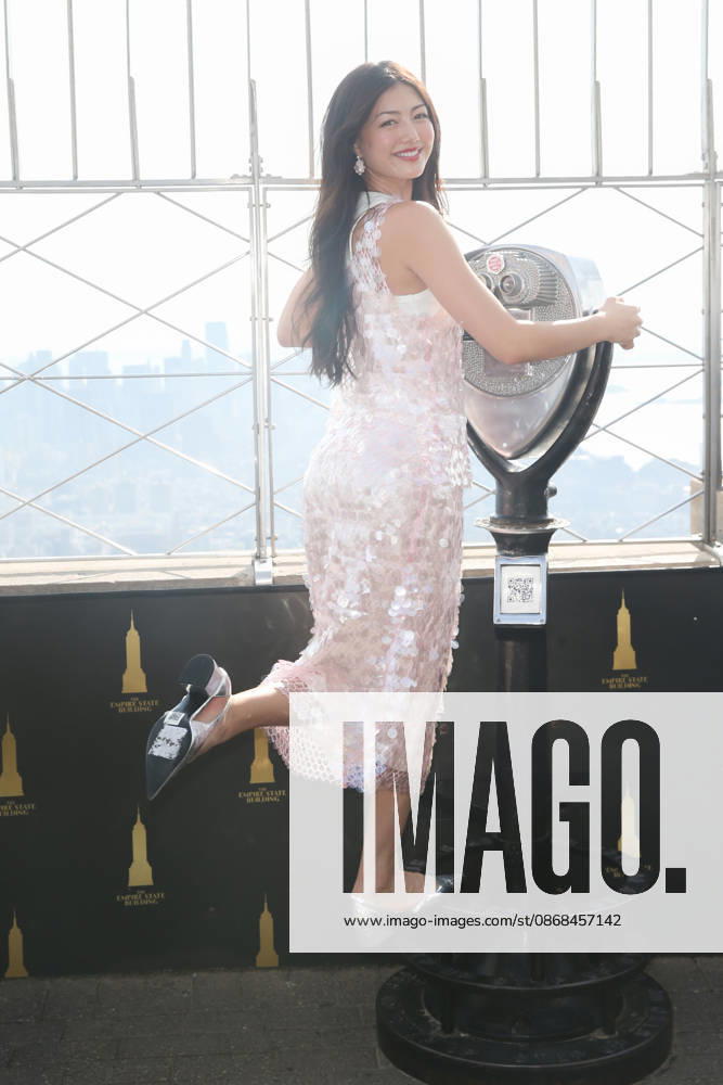 Actress MIKU MARTINEAU visited The Empire State Building New York USA - ZUMAh16_ 20261002_zaf_h16_025