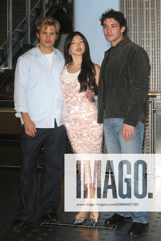 Actors SAM BRAUN, MIKU MARTINEAU and KYLE CLARK visited The Empire State Building New York USA - ZUMAh16_ 20261002_zaf_h16_004