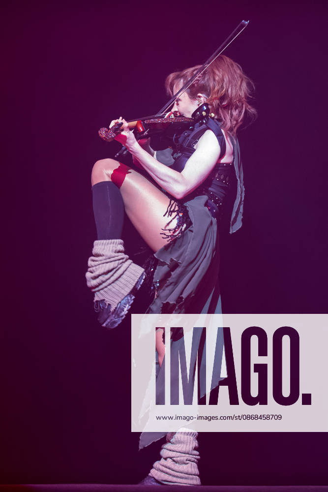 SaO PAULO, SP - 02.10.2026: SHOW DE LINDSEY STIRLING EM SaO PAULO - Lindsey Stirling performed at Vibra Sao Paulo this Friday (2), in Sao Paulo, with the Duality tour. x3023995x VincentxBosson