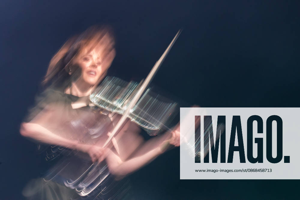 SaO PAULO, SP - 02.10.2026: SHOW DE LINDSEY STIRLING EM SaO PAULO - Lindsey Stirling performed at Vibra Sao Paulo this Friday (2), in Sao Paulo, with the Duality tour. x3023998x VincentxBosson