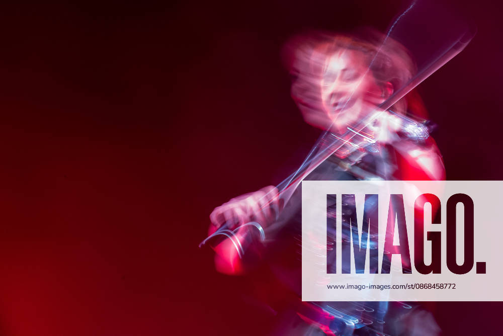 SaO PAULO, SP - 02.10.2026: SHOW DE LINDSEY STIRLING EM SaO PAULO - Lindsey Stirling performed at Vibra Sao Paulo this Friday (2), in Sao Paulo, with the Duality tour. x3024003x VincentxBosson