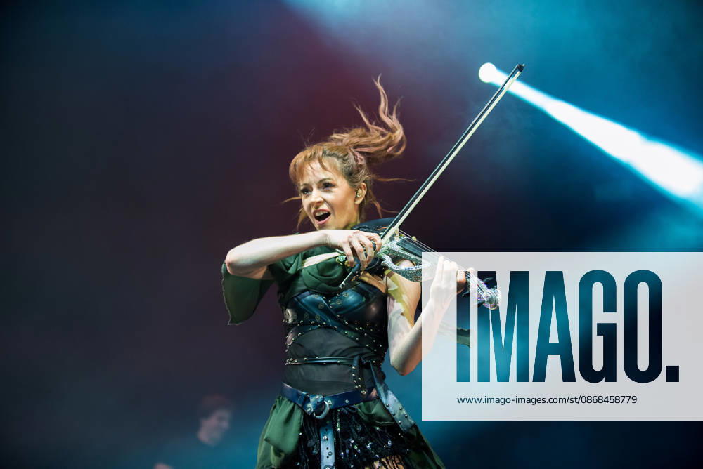 SaO PAULO, SP - 02.10.2026: SHOW DE LINDSEY STIRLING EM SaO PAULO - Lindsey Stirling performed at Vibra Sao Paulo this Friday (2), in Sao Paulo, with the Duality tour. x3024008x VincentxBosson