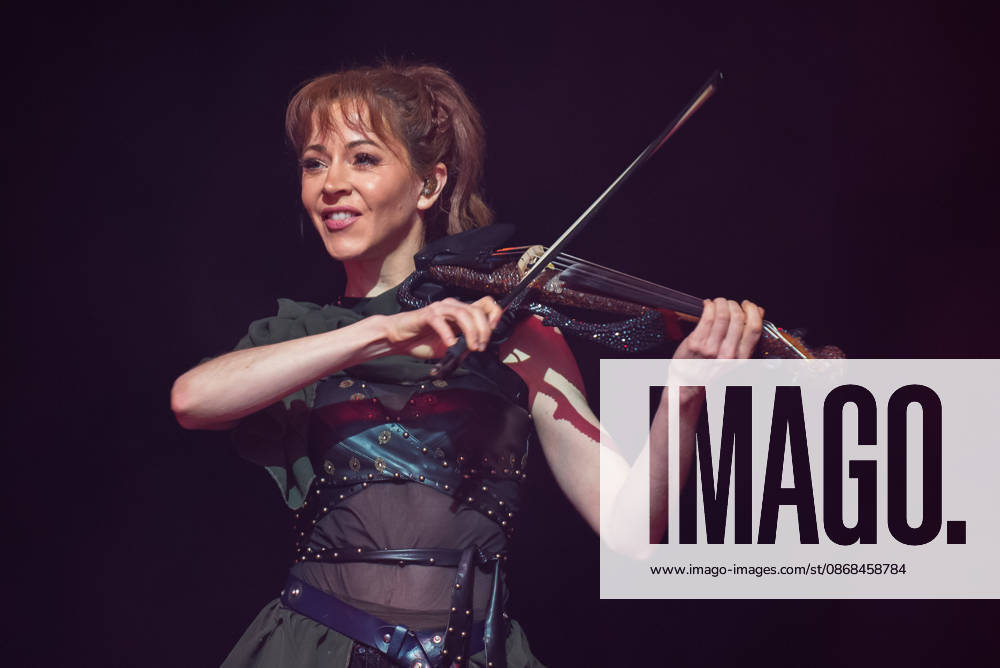 SaO PAULO, SP - 02.10.2026: SHOW DE LINDSEY STIRLING EM SaO PAULO - Lindsey Stirling performed at Vibra Sao Paulo this Friday (2), in Sao Paulo, with the Duality tour. x3024009x VincentxBosson