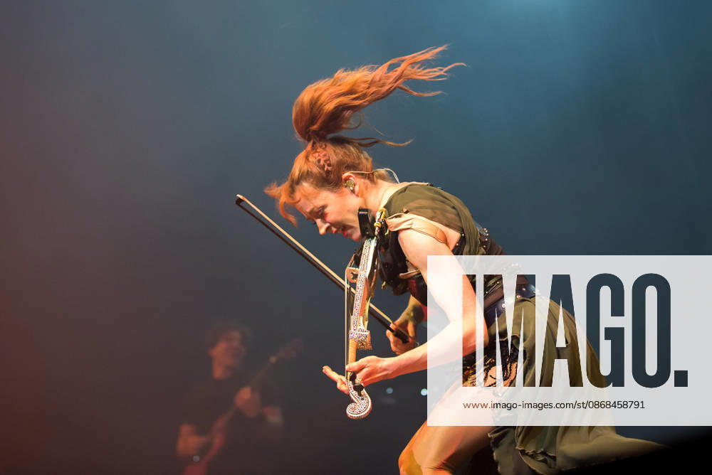 SaO PAULO, SP - 02.10.2026: SHOW DE LINDSEY STIRLING EM SaO PAULO - Lindsey Stirling performed at Vibra Sao Paulo this Friday (2), in Sao Paulo, with the Duality tour. x3024012x VincentxBosson