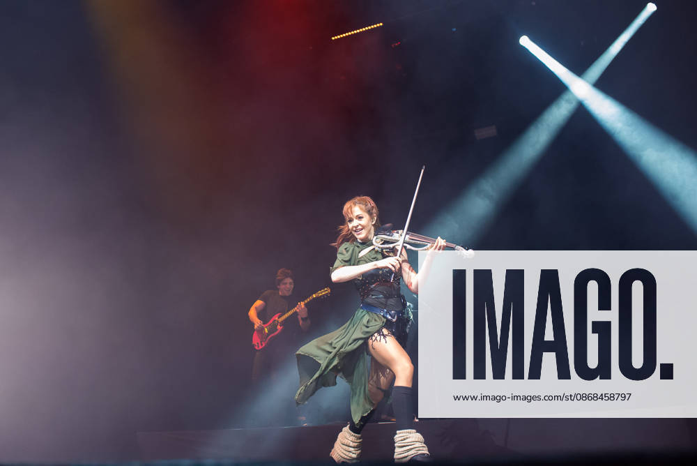 SaO PAULO, SP - 02.10.2026: SHOW DE LINDSEY STIRLING EM SaO PAULO - Lindsey Stirling performed at Vibra Sao Paulo this Friday (2), in Sao Paulo, with the Duality tour. x3024015x VincentxBosson
