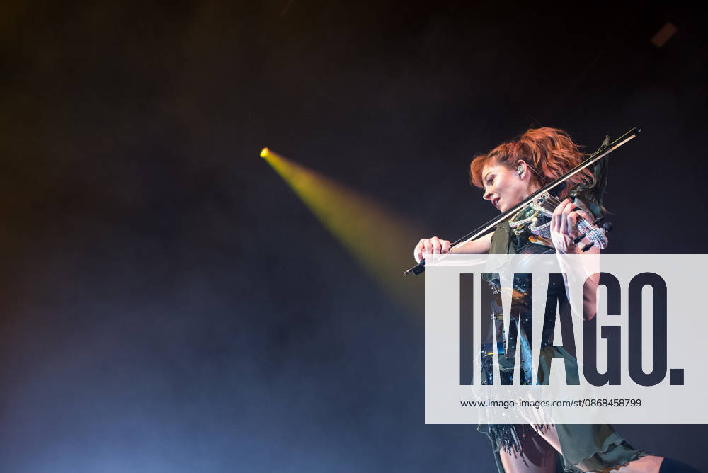 SaO PAULO, SP - 02.10.2026: SHOW DE LINDSEY STIRLING EM SaO PAULO - Lindsey Stirling performed at Vibra Sao Paulo this Friday (2), in Sao Paulo, with the Duality tour. x3024016x VincentxBosson
