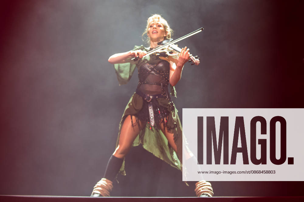 SaO PAULO, SP - 02.10.2026: SHOW DE LINDSEY STIRLING EM SaO PAULO - Lindsey Stirling performed at Vibra Sao Paulo this Friday (2), in Sao Paulo, with the Duality tour. x3024020x VincentxBosson