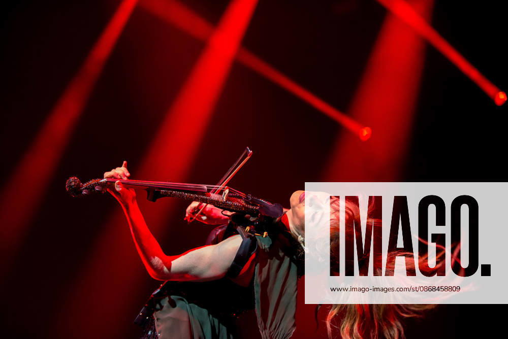 SaO PAULO, SP - 02.10.2026: SHOW DE LINDSEY STIRLING EM SaO PAULO - Lindsey Stirling performed at Vibra Sao Paulo this Friday (2), in Sao Paulo, with the Duality tour. x3024025x VincentxBosson