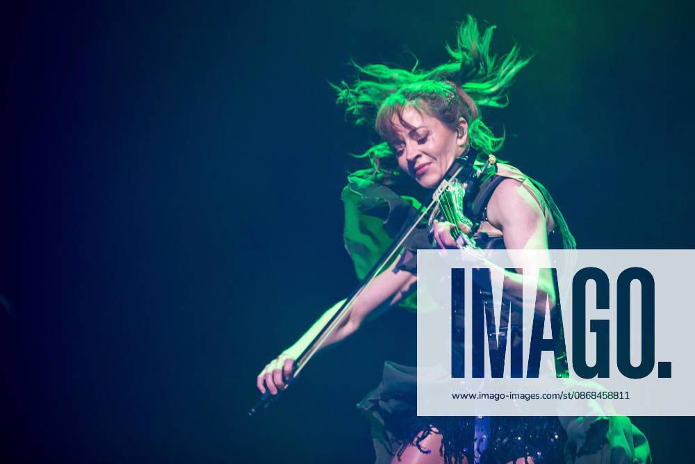 SaO PAULO, SP - 02.10.2026: SHOW DE LINDSEY STIRLING EM SaO PAULO - Lindsey Stirling performed at Vibra Sao Paulo this Friday (2), in Sao Paulo, with the Duality tour. x3024026x VincentxBosson