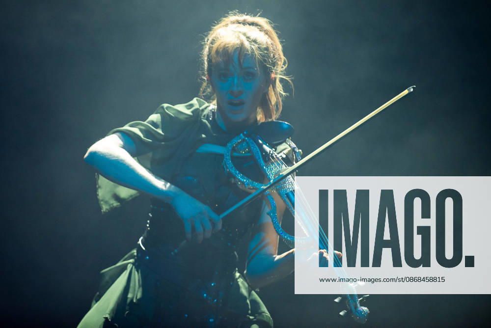 SaO PAULO, SP - 02.10.2026: SHOW DE LINDSEY STIRLING EM SaO PAULO - Lindsey Stirling performed at Vibra Sao Paulo this Friday (2), in Sao Paulo, with the Duality tour. x3024029x VincentxBosson