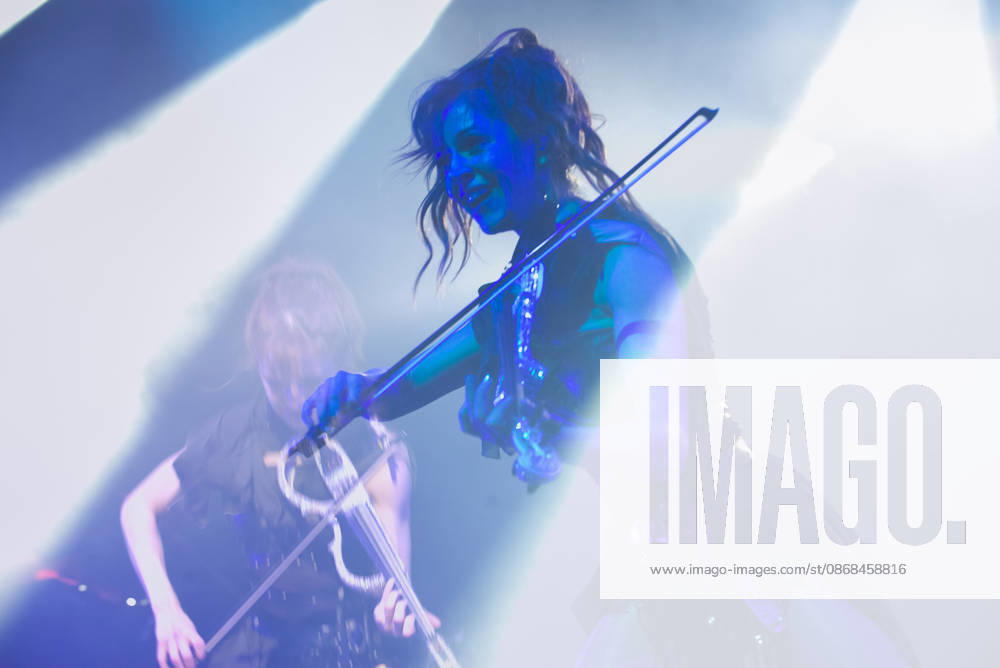 SaO PAULO, SP - 02.10.2026: SHOW DE LINDSEY STIRLING EM SaO PAULO - Lindsey Stirling performed at Vibra Sao Paulo this Friday (2), in Sao Paulo, with the Duality tour. x3024030x VincentxBosson