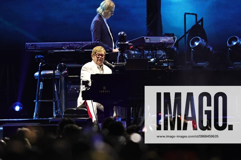 TO - 53325 - Mexico City - 02 10 2026 - English singer-songwriter Elton John during his performance at Banorte Stadium in Mexico City part of his - Farewell Yellow Brick Road - farewell tour on a visit titled - Farewell to Mexico -.Clasos photo Ciudad De Mexico Mexico - ZUMAcs4_ 20261002_faa_cs4_095
